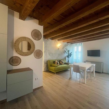 Cairoli14 Apartment เบรเชีย ภายนอก รูปภาพ